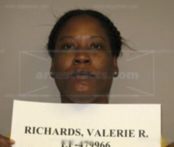 Valerie R Richards