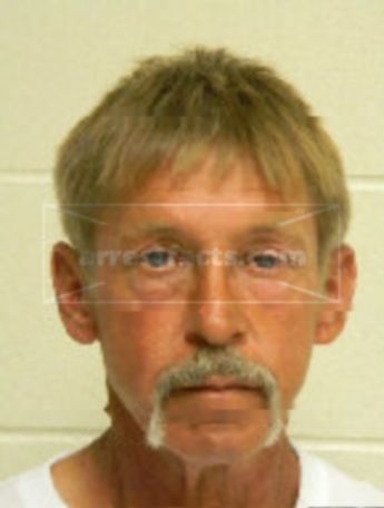 Steven D Hallgren