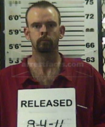 Travis L Whittaker