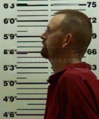 Travis L Whittaker